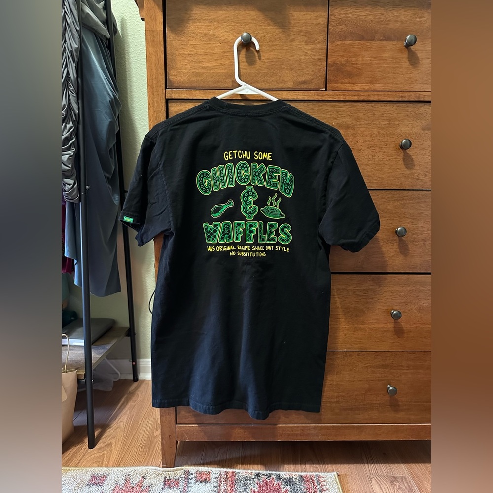 Vans Shake Junt Shirt (Medium)